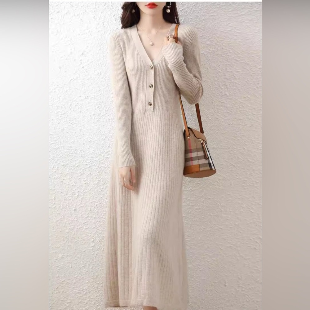 SALE‼️NWOT Elegant Cream Knit Dress Size Medium